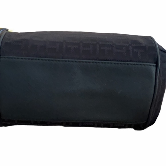 🚫SOLD🚫Ⓜ️Black Tommy Hilfiger Tote Bag Purse - Picture 5 of 7